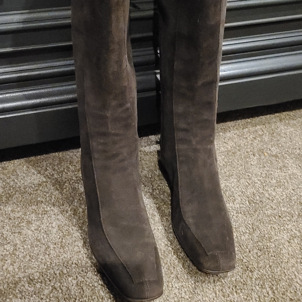 Suede boots